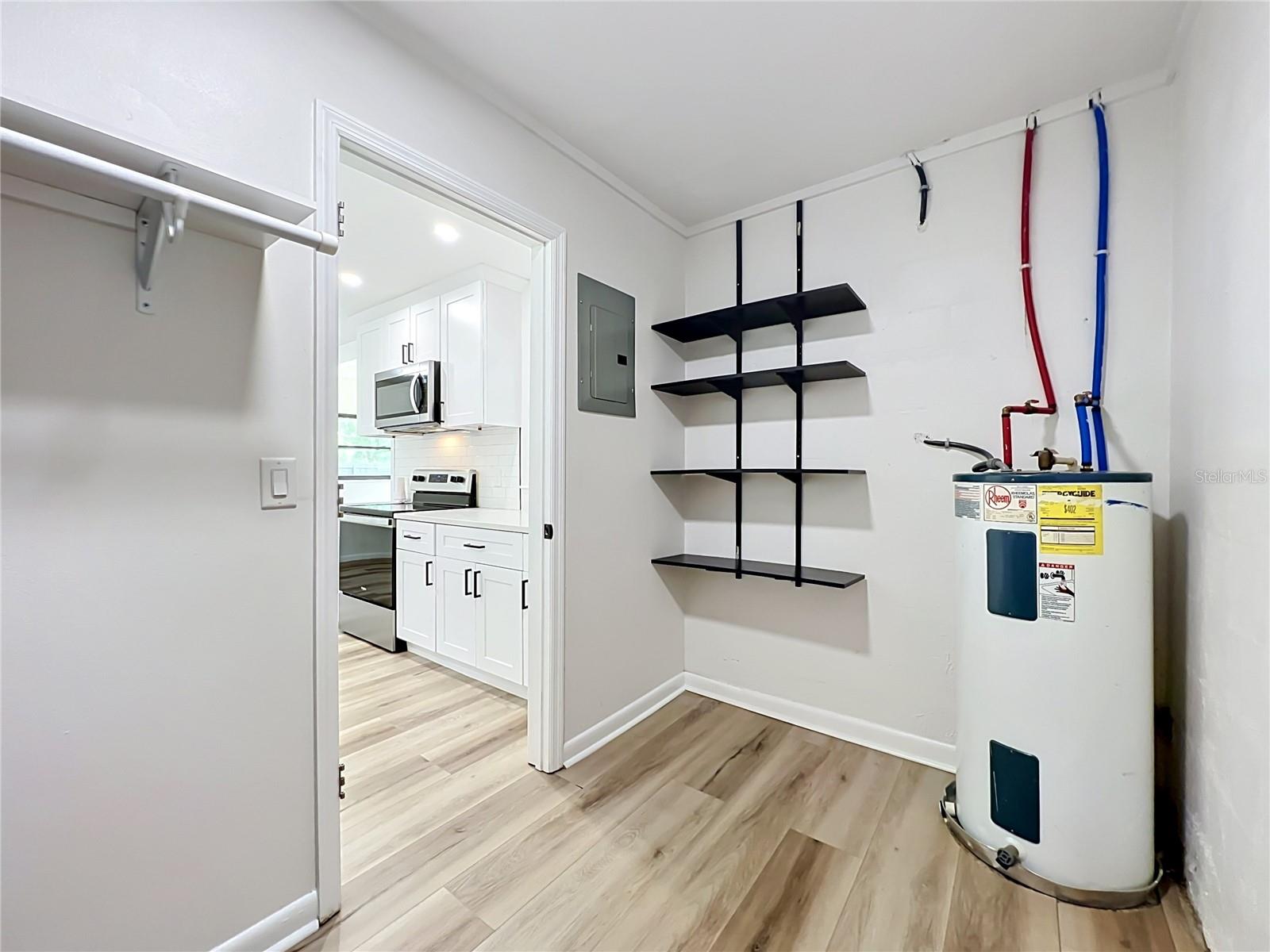 ALBERT LEE RIDGE ADD 04 - Residential