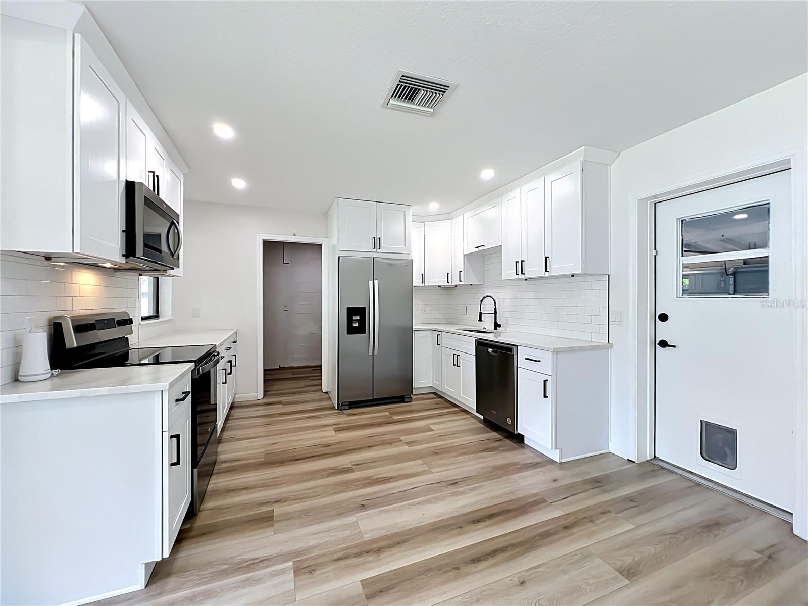 ALBERT LEE RIDGE ADD 04 - Residential