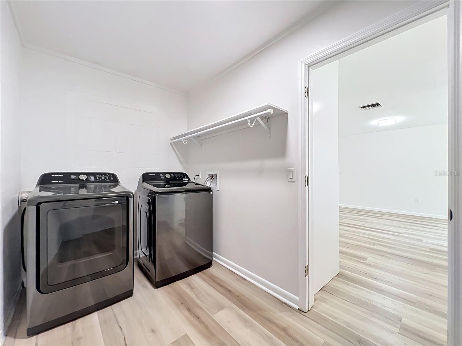 ALBERT LEE RIDGE ADD 04 - Residential