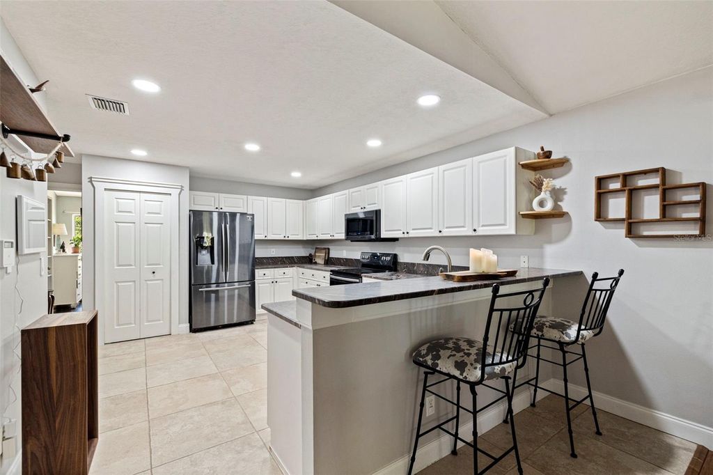 Photo of 2462 14th Avenue N, St Petersburg, FL 33713 (MLS # TB8532930)