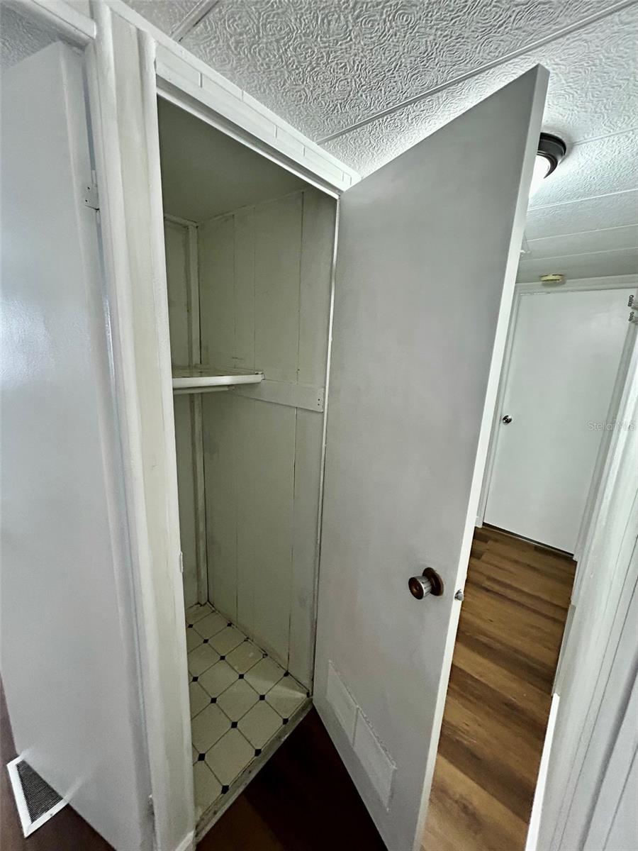 KEMPLE ESTATES 2ND ADD - Residential Lease