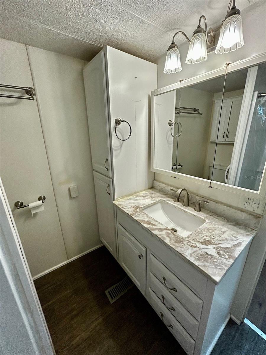 KEMPLE ESTATES 2ND ADD - Residential Lease