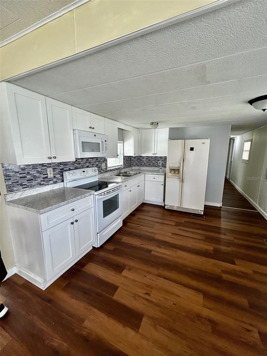 KEMPLE ESTATES 2ND ADD - Residential Lease