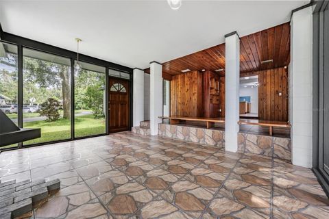 A home in LAKELAND