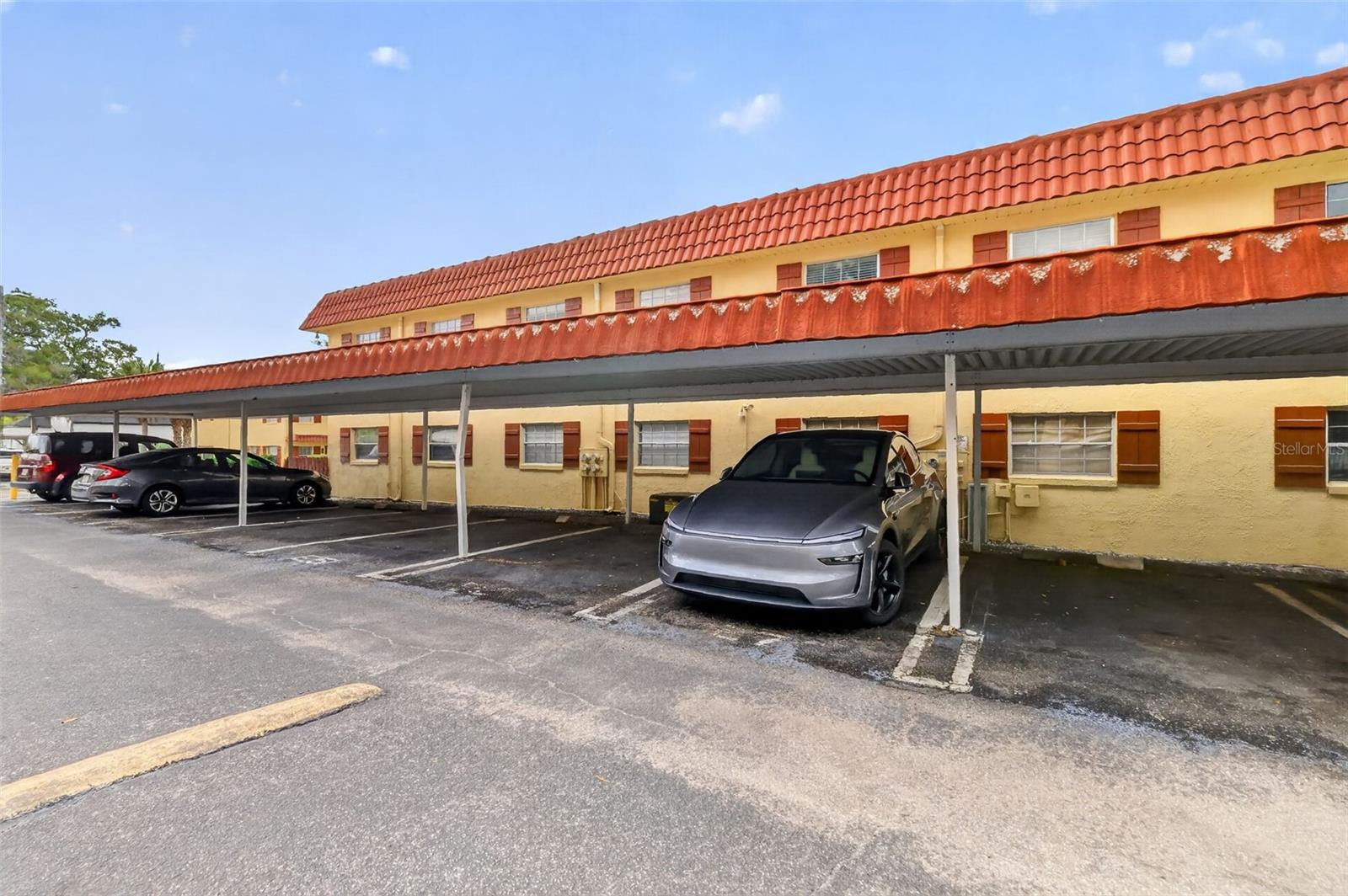 LEESBURG SPANISH OAKS CONDO - Residential