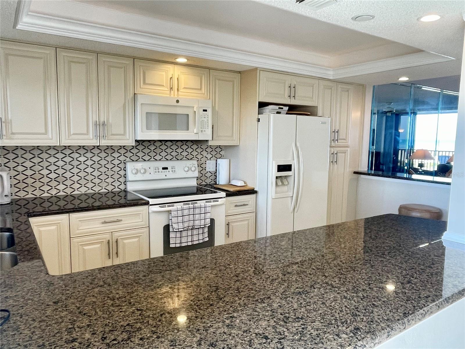 LIGHTHOUSE TOWERS CONDO - Residential Lease