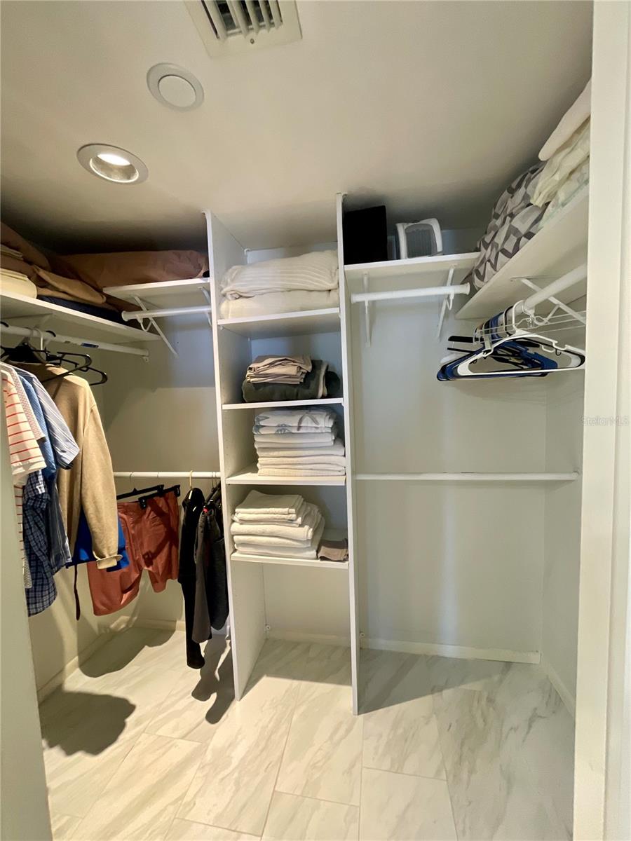 LIGHTHOUSE TOWERS CONDO - Residential Lease