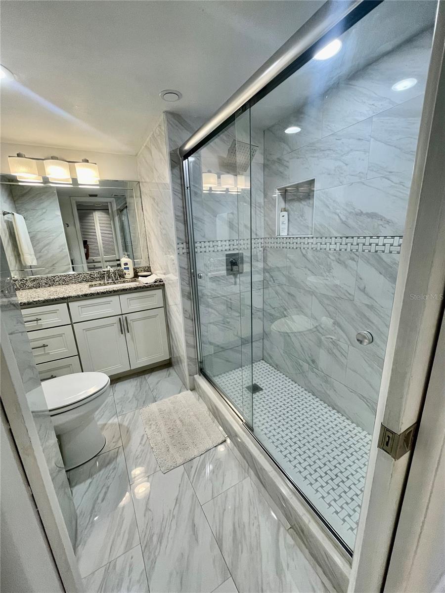 LIGHTHOUSE TOWERS CONDO - Residential Lease