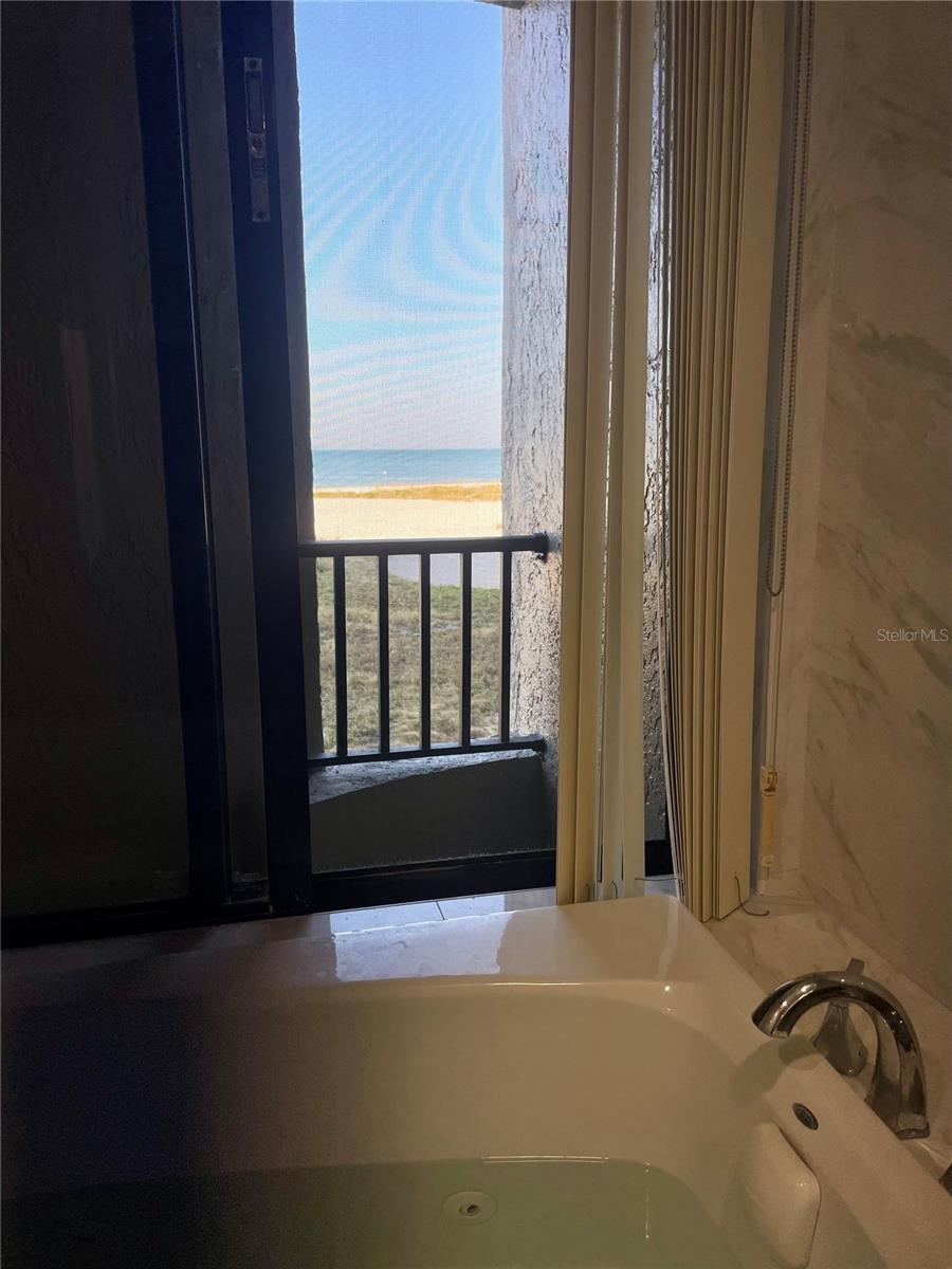 LIGHTHOUSE TOWERS CONDO - Residential Lease