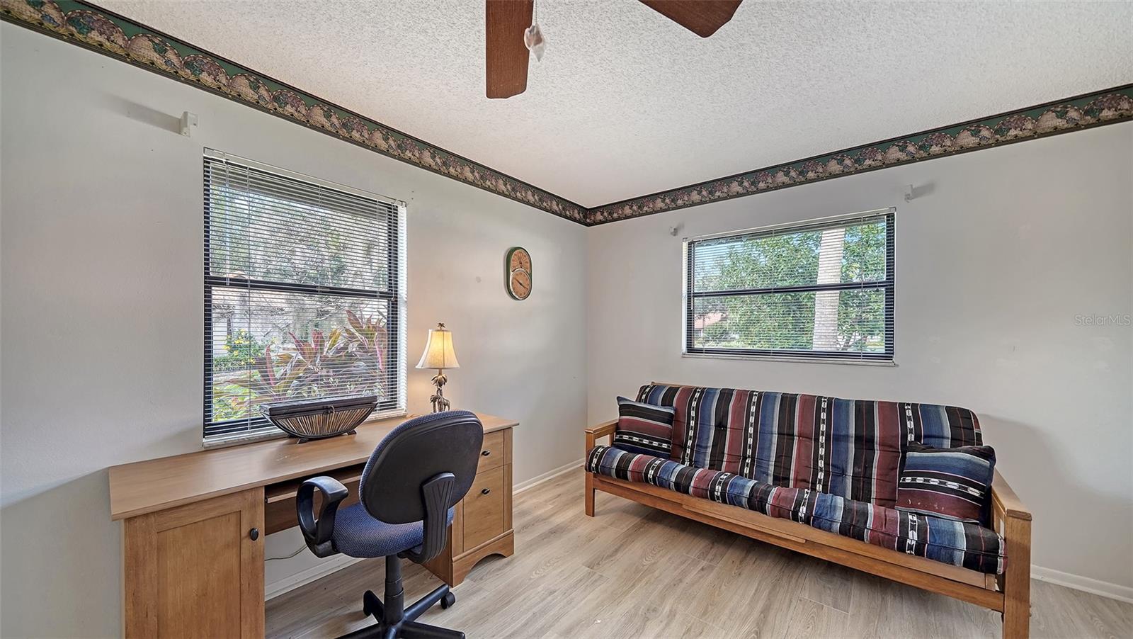 LAUREL HOLLOW - Residential