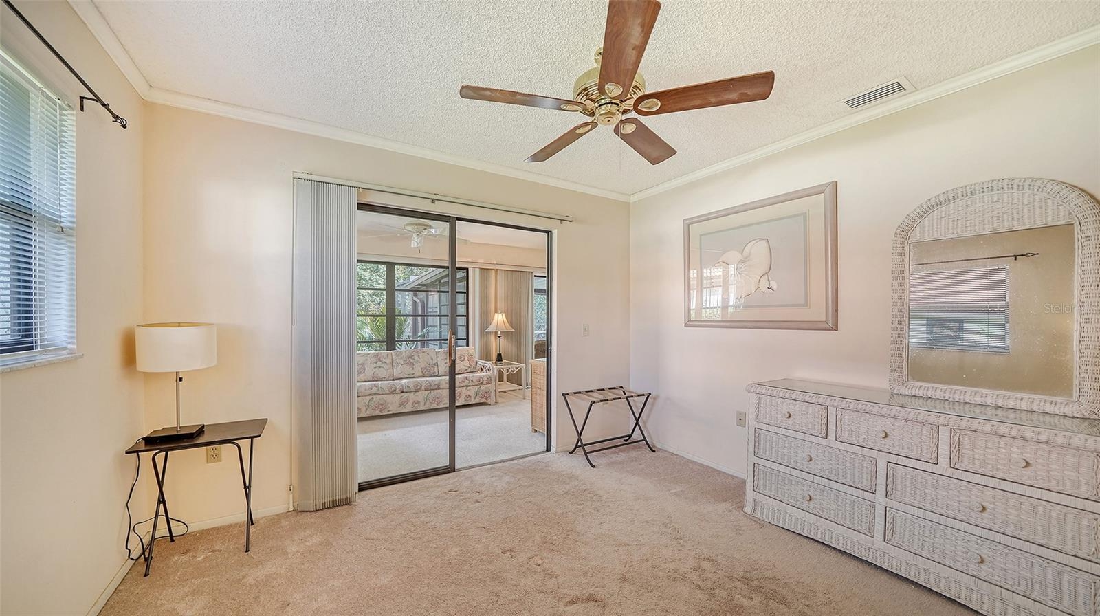 LAUREL HOLLOW - Residential