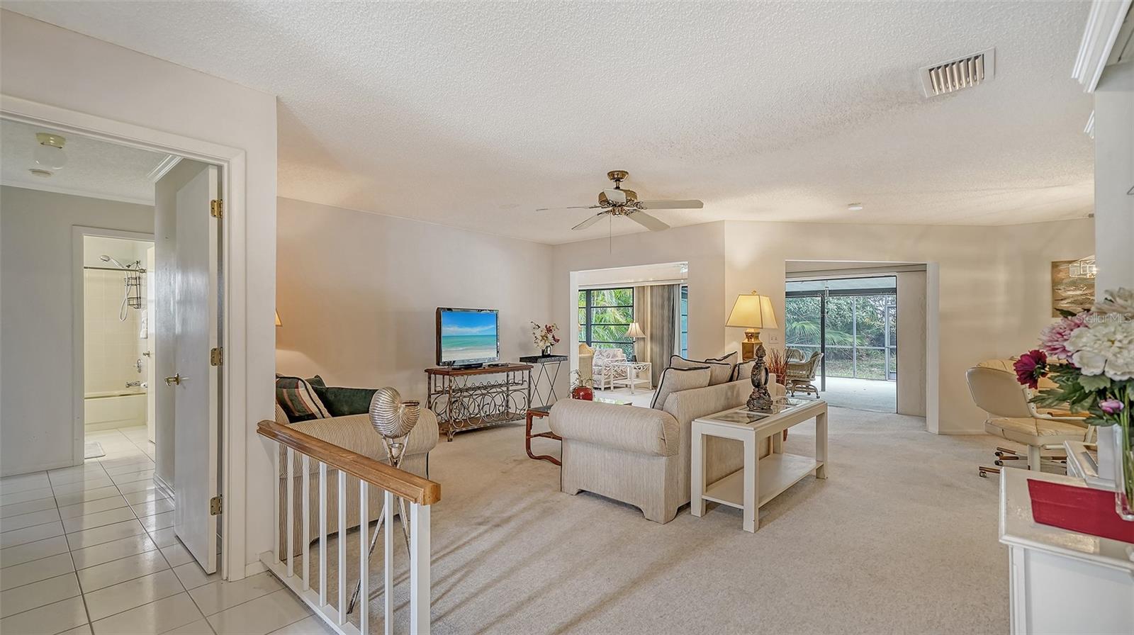 LAUREL HOLLOW - Residential