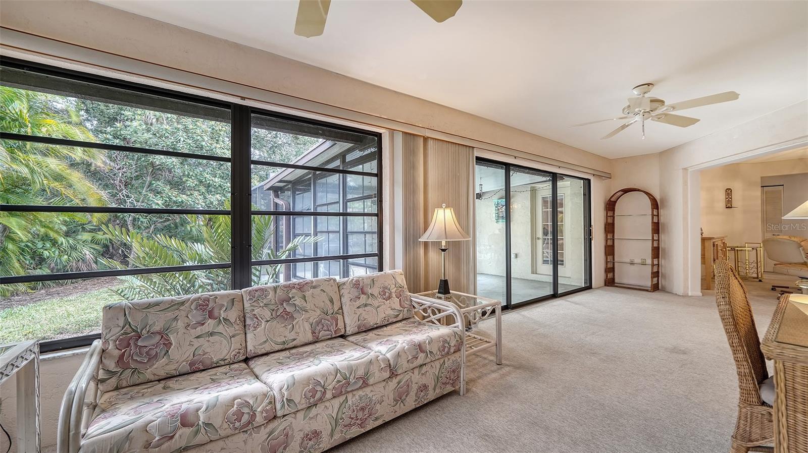 LAUREL HOLLOW - Residential