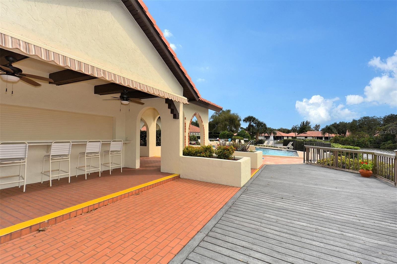 LAUREL HOLLOW - Residential