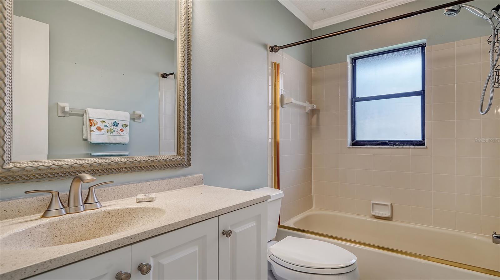 LAUREL HOLLOW - Residential