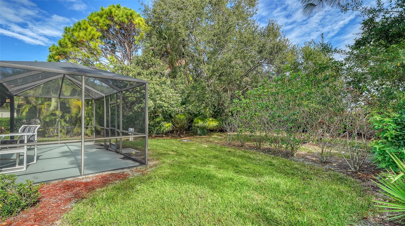 LAUREL HOLLOW - Residential