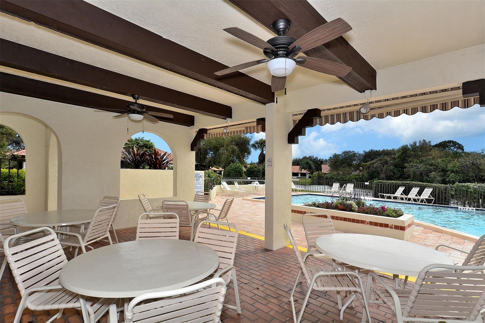 LAUREL HOLLOW - Residential