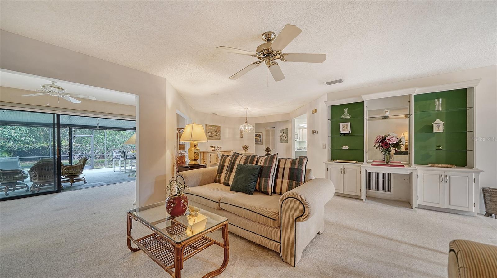 LAUREL HOLLOW - Residential