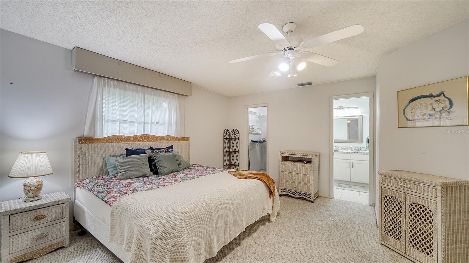 LAUREL HOLLOW - Residential