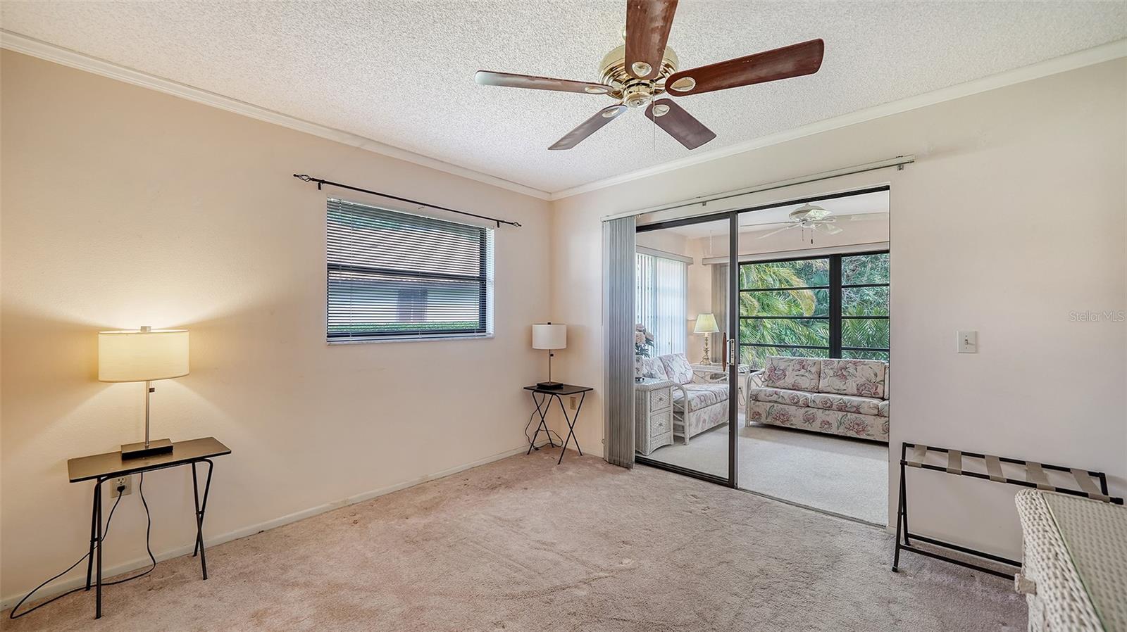 LAUREL HOLLOW - Residential