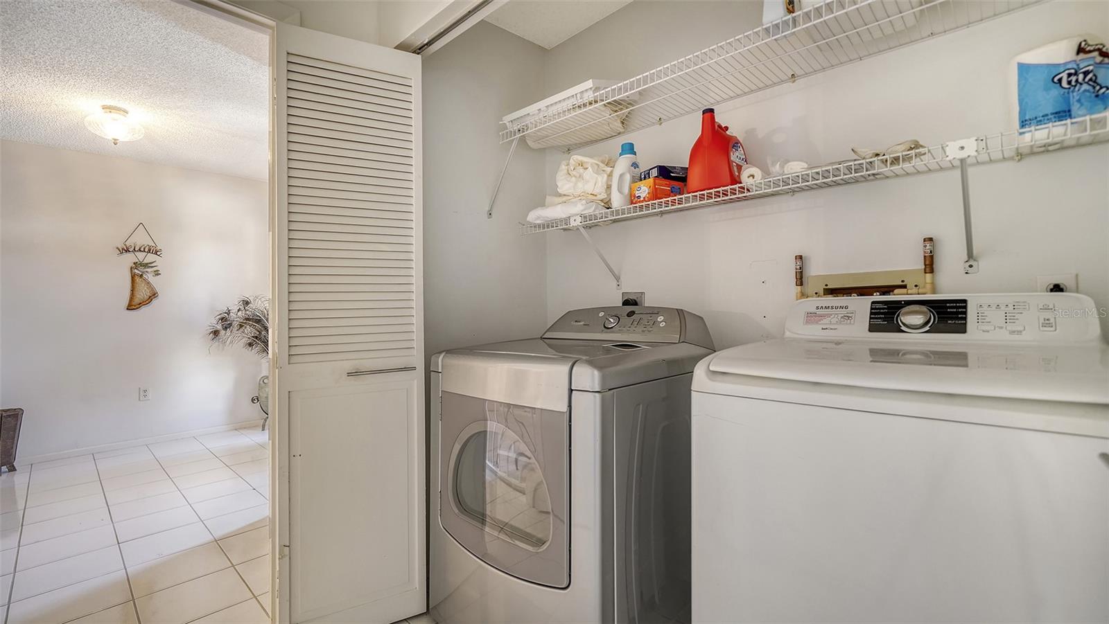 LAUREL HOLLOW - Residential