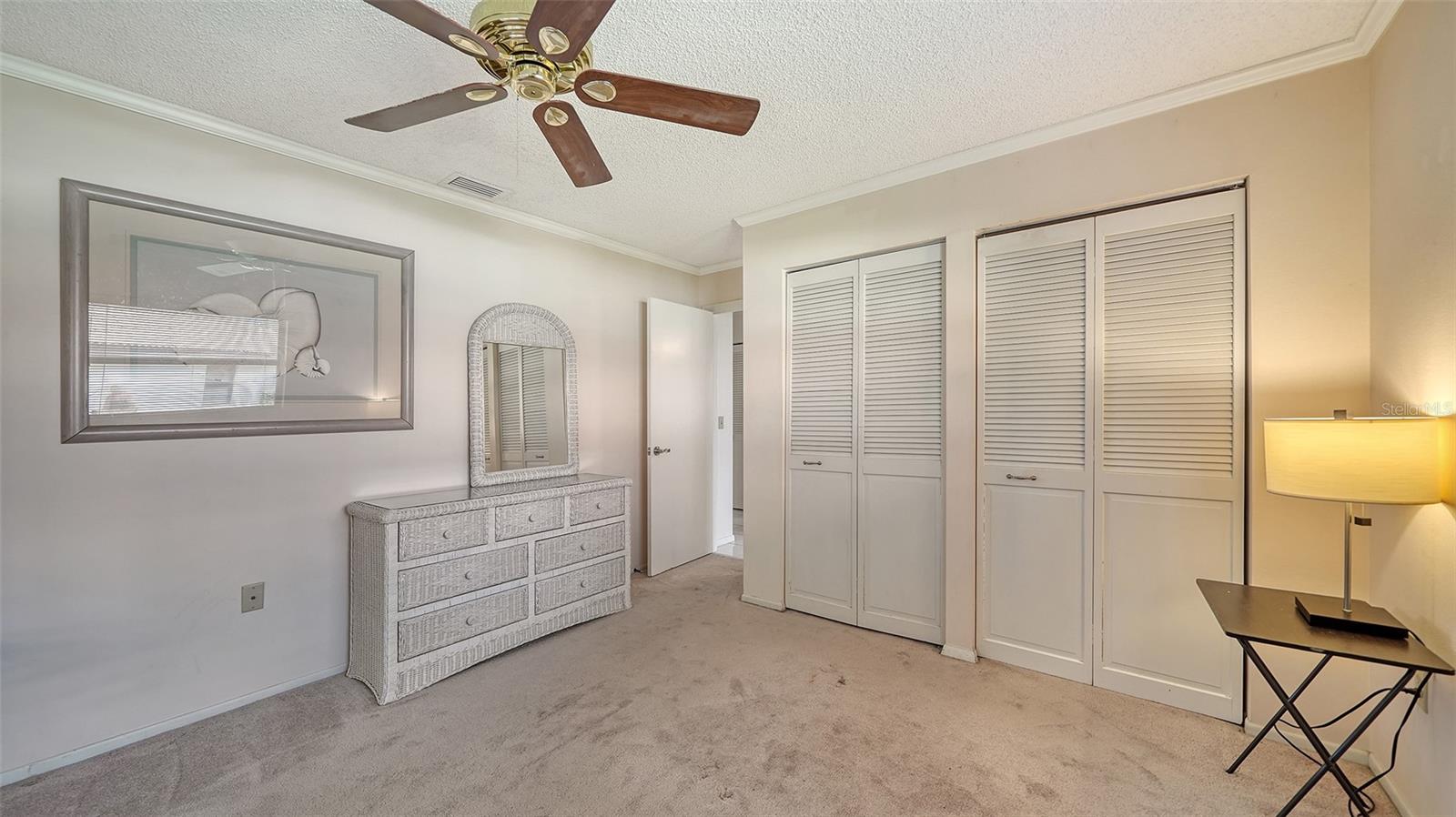 LAUREL HOLLOW - Residential