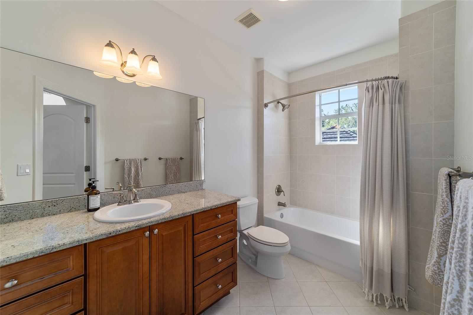 GOLDEN OCALA - Residential