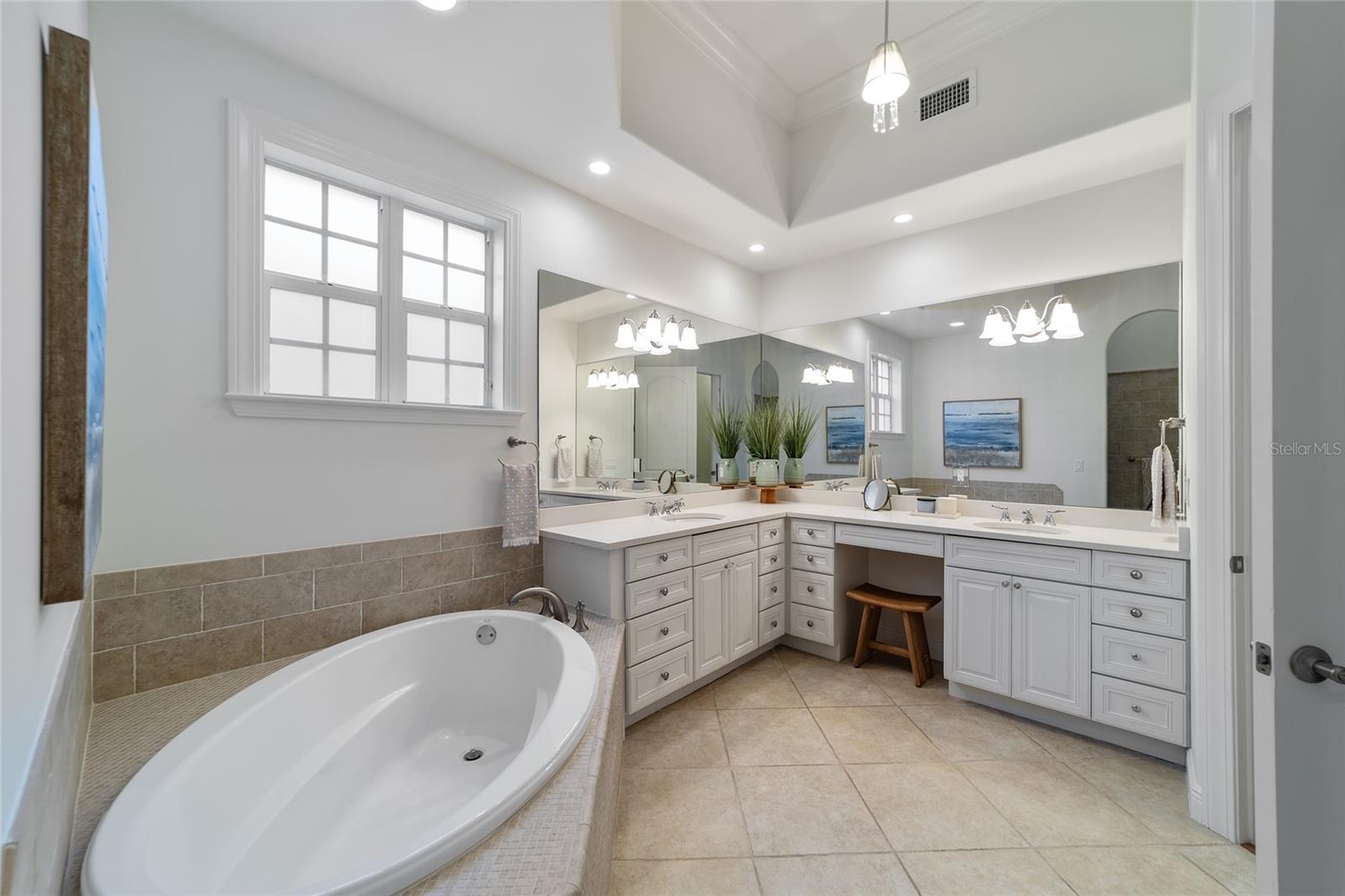 GOLDEN OCALA - Residential