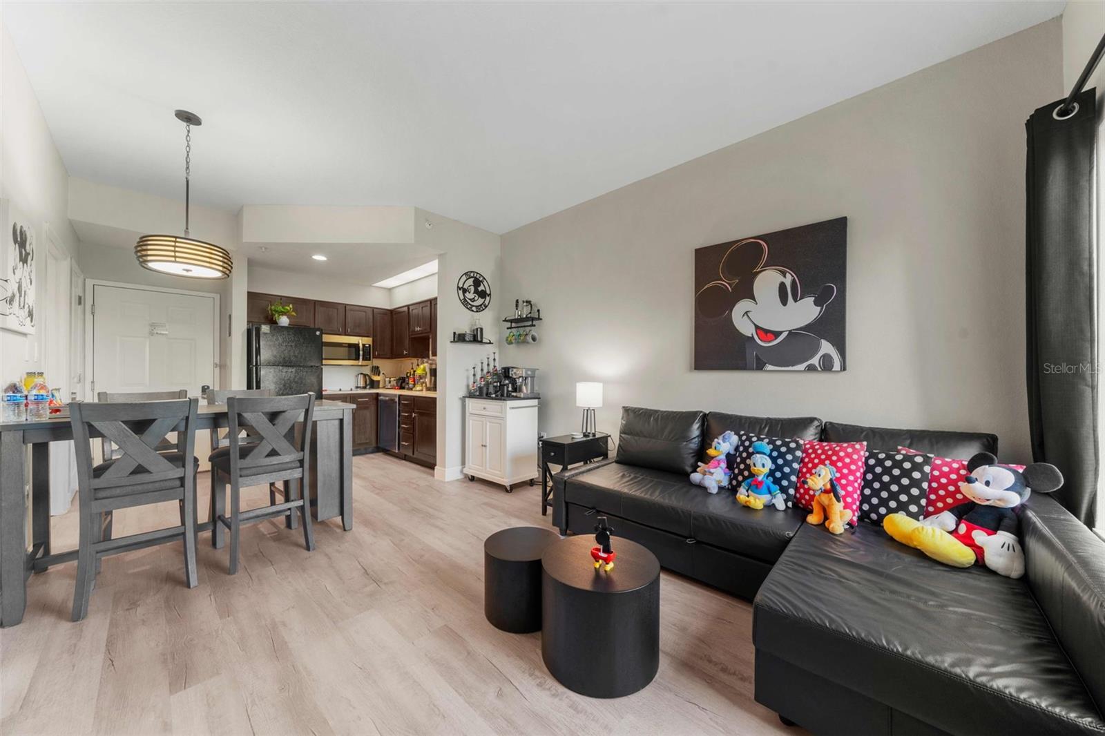 8303 RESORT - Residential