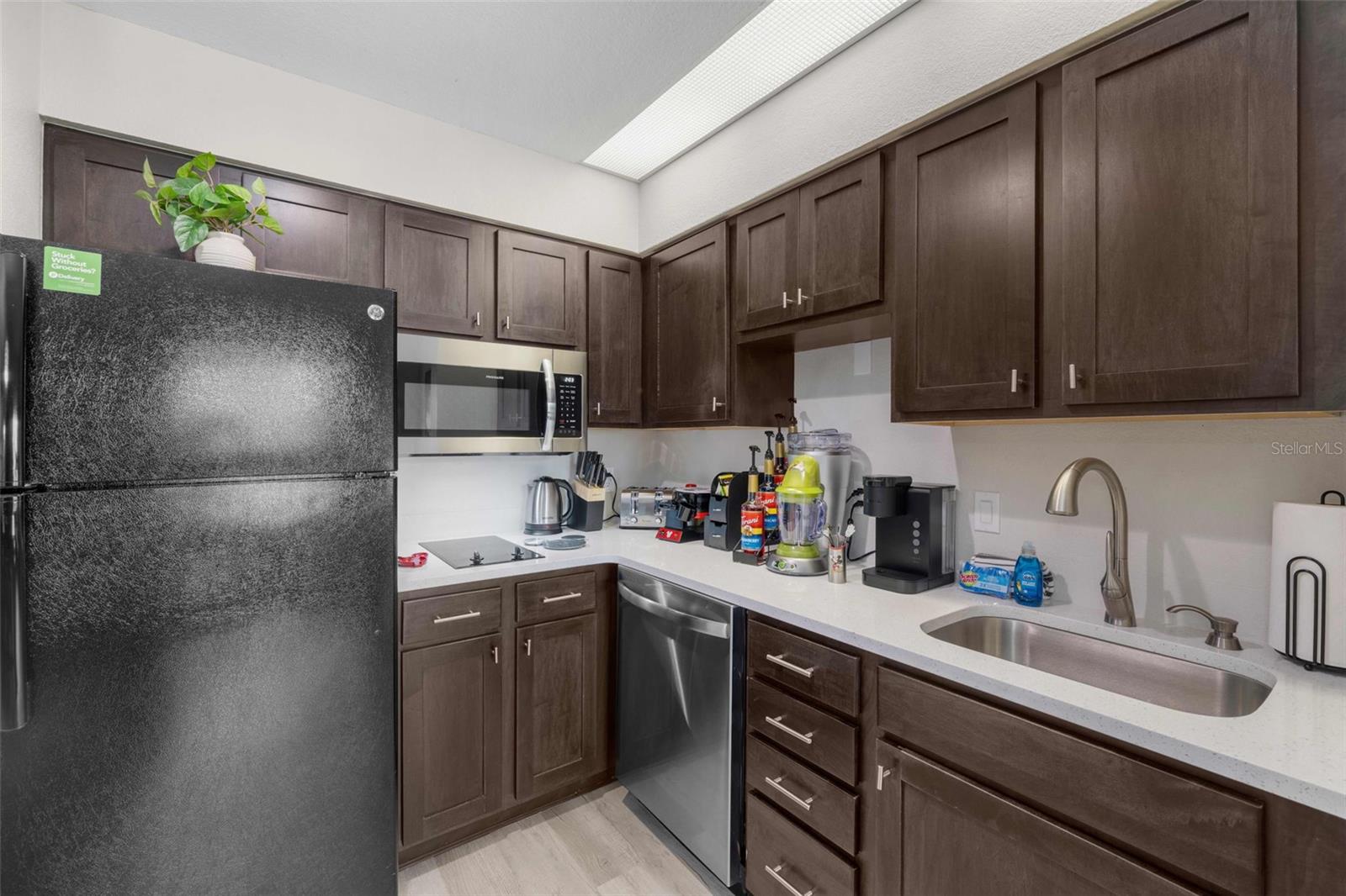 8303 RESORT - Residential