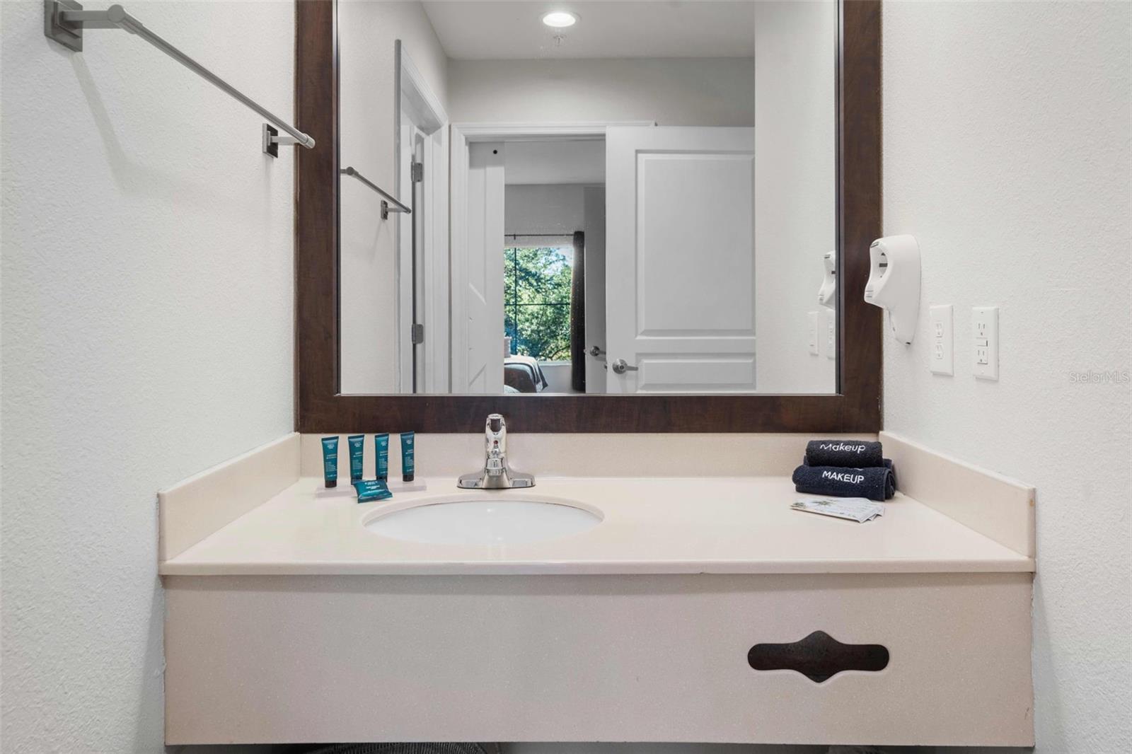 8303 RESORT - Residential
