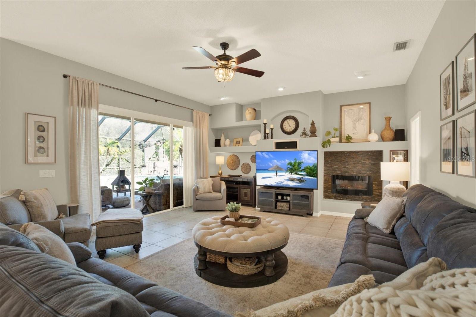 TIFFANY LAKE MANORS - Residential