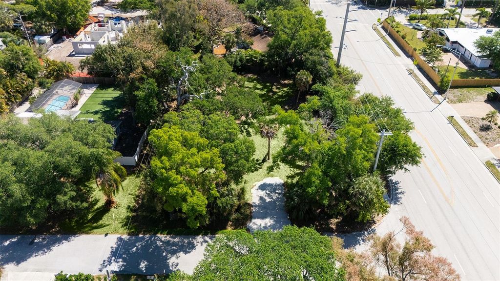 Photo of 4717 Crystal Avenue, Sarasota, FL 34231 (MLS # A4688741)