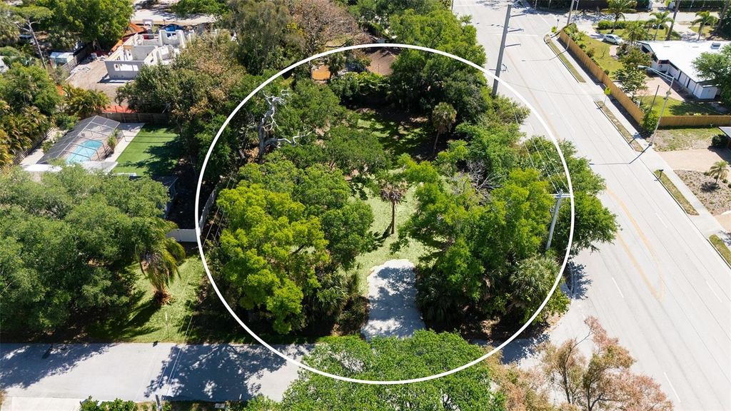 Photo of 4717 Crystal Avenue, Sarasota, FL 34231 (MLS # A4688741)