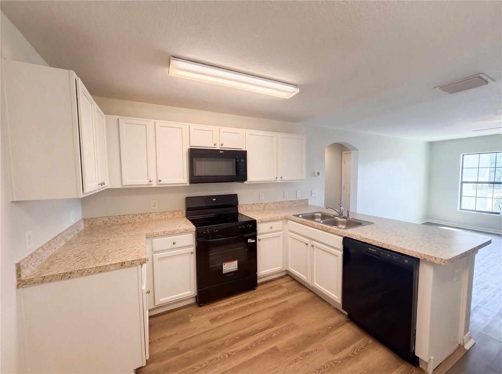 HILL N DALE THE VILLAGE - Residential