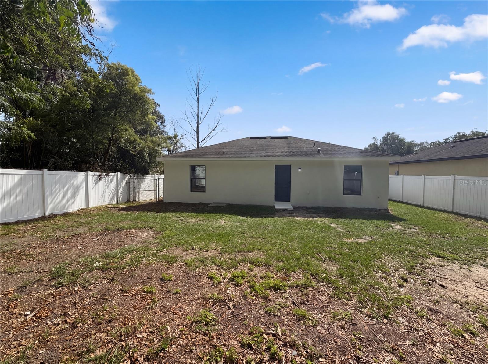 HILL N DALE THE VILLAGE - Residential