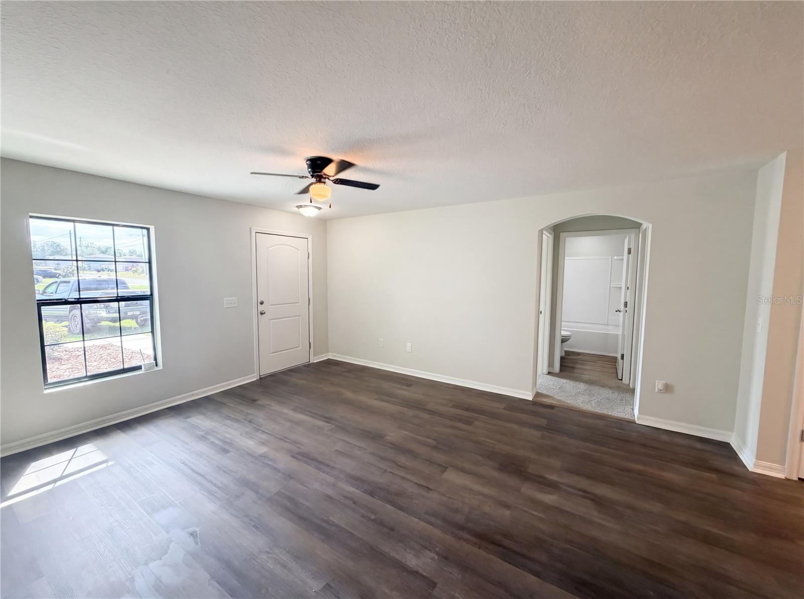 HILL N DALE THE VILLAGE - Residential