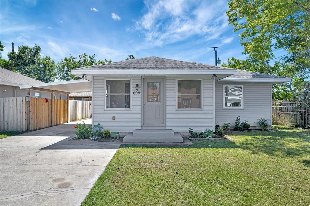 Photo of Bradenton, FL 34205 (MLS # A4666383)