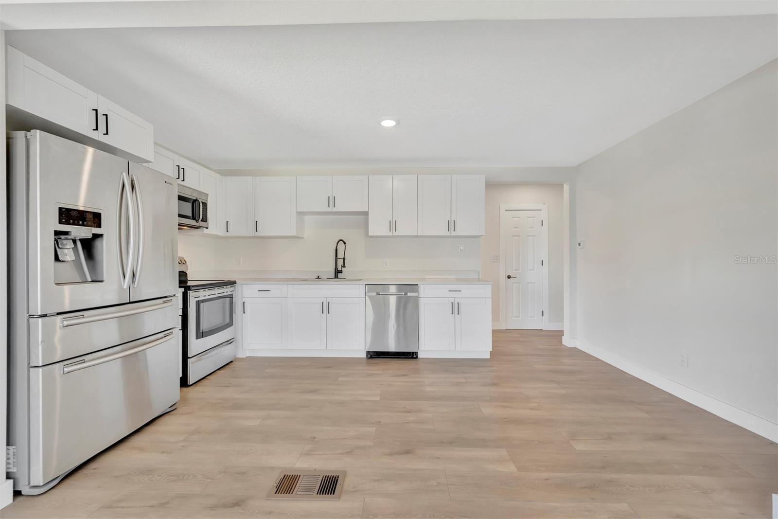 WELLESLEY ACRES - Residential