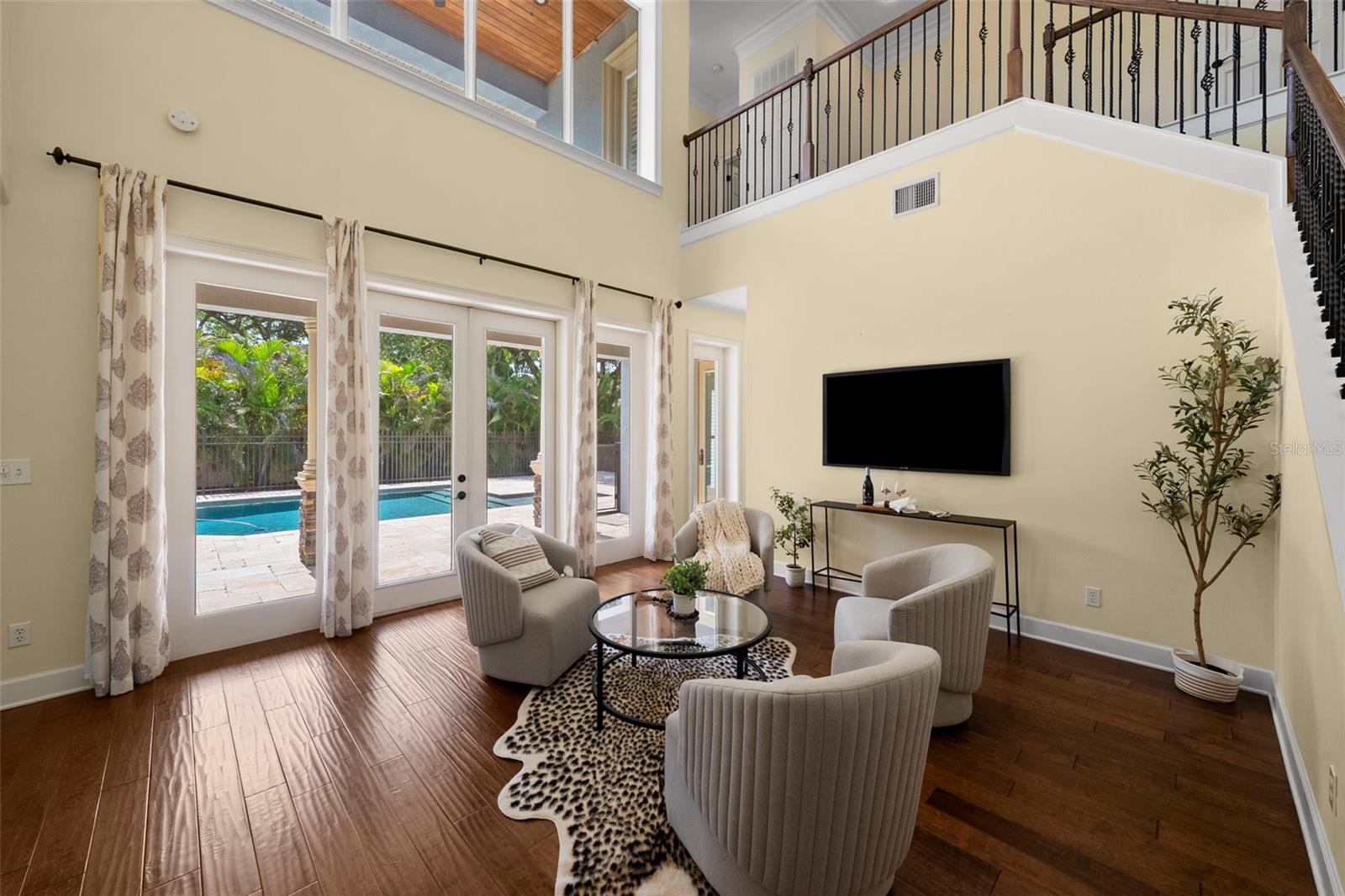 2689 WATERS EDGE COURT