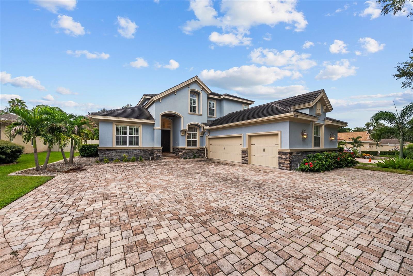 2689 WATERS EDGE COURT
