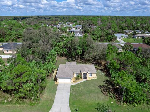 A home in NORTH PORT