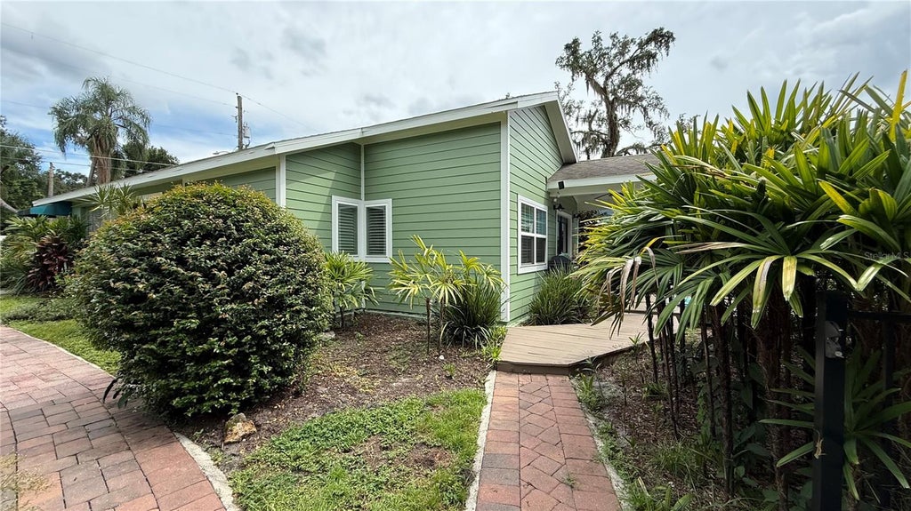 Photo of 1802 Chamberlin Street, Orlando, FL 32806 (MLS # O6433240)