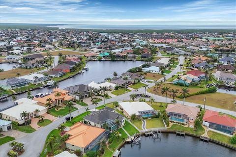 A home in PUNTA GORDA