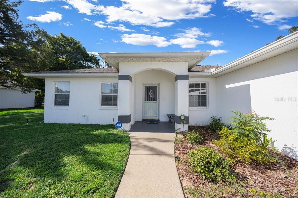 Welcome to a perfect blend of comfort, convenience, and cutting-edge technology. This beautifully updated home in the highly desirable Quail Meadow community offers everything you need for modern, low-maintenance living.
Recent upgrades include a new roof (2020) and a fully renovated kitchen (2024) featuring brand-new cabinets, granite countertops, a stylish backsplash, and a deep modern sink. Enjoy a premium Samsung SmartThings appliance suite, including a smart 4-door refrigerator, slide-in range with built-in Air Fry, Wi-Fi-enabled dishwasher, and a matching smart washer and dryer—all controllable by app or voice.
Tech-savvy features continue throughout the home with Wi-Fi-enabled ceiling fans, an Alexa-compatible Honeywell smart thermostat, and a smart irrigation system to maintain your lawn with ease.
Relax in your screened-in patio overlooking a spacious, fully fenced 0.32-acre lot—ideal for pets and peaceful outdoor living.
LOW HOA-includes access to the clubhouse and community pool.
All this just minutes from Publix, Gold’s Gym, UF Health, World Equestrian Center and I-75 for ultimate convenience.