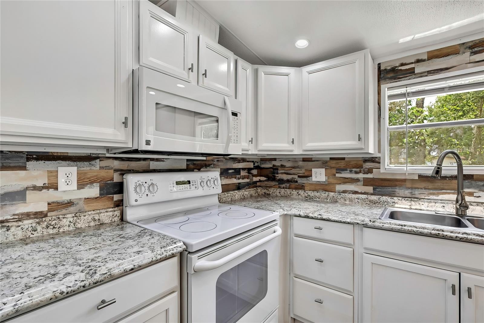 GREEN ACRES OAKLAWN TO MEADOW AREA - Residential