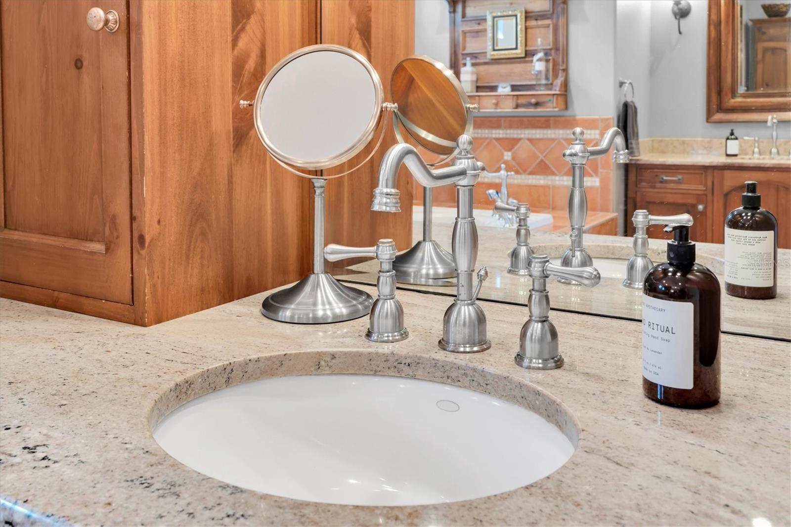 THURSTON GROVES - Residential