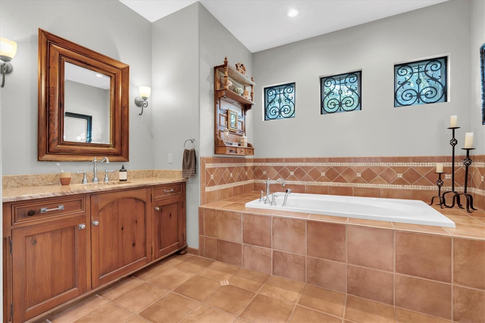 THURSTON GROVES - Residential