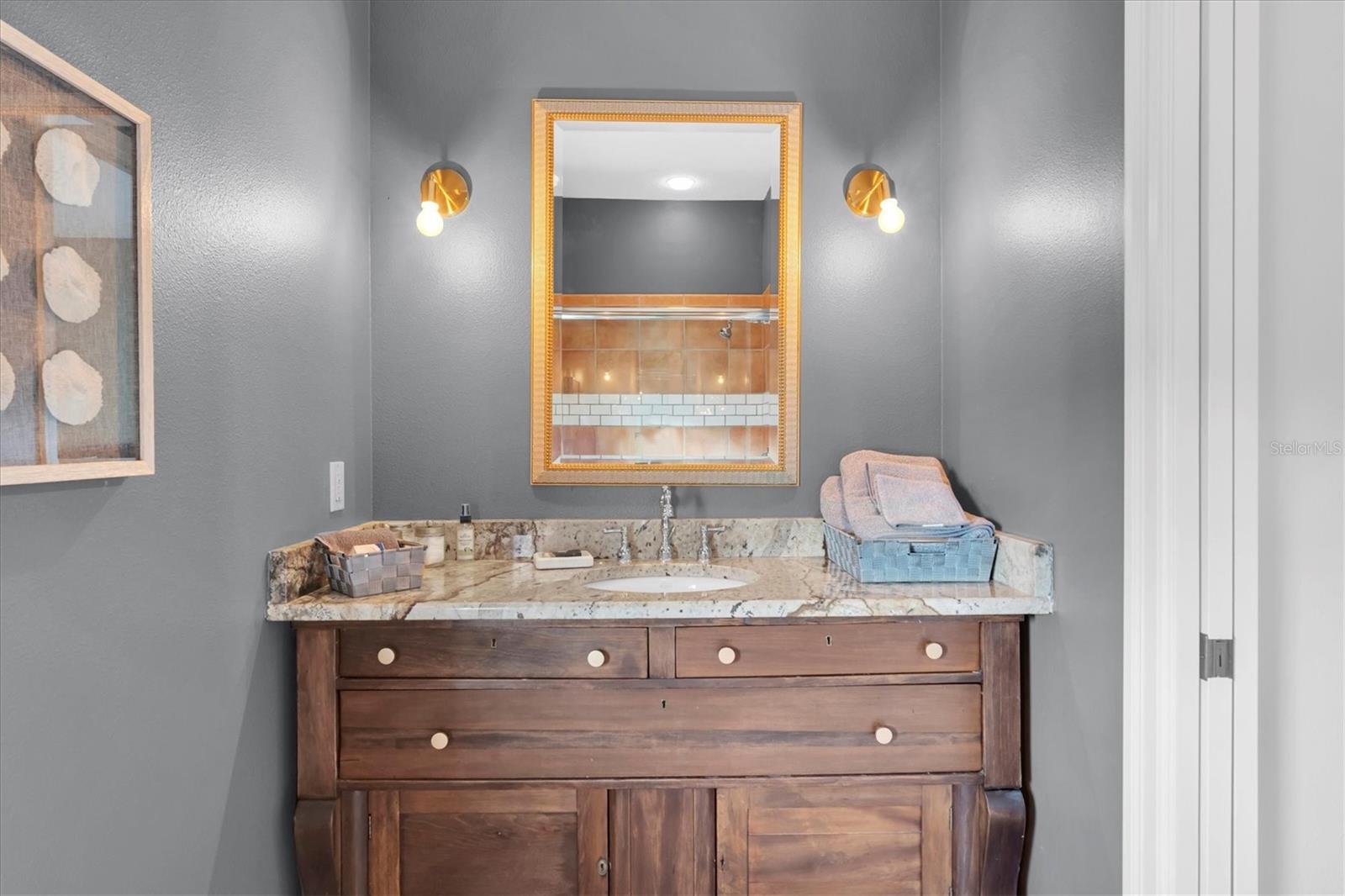 THURSTON GROVES - Residential