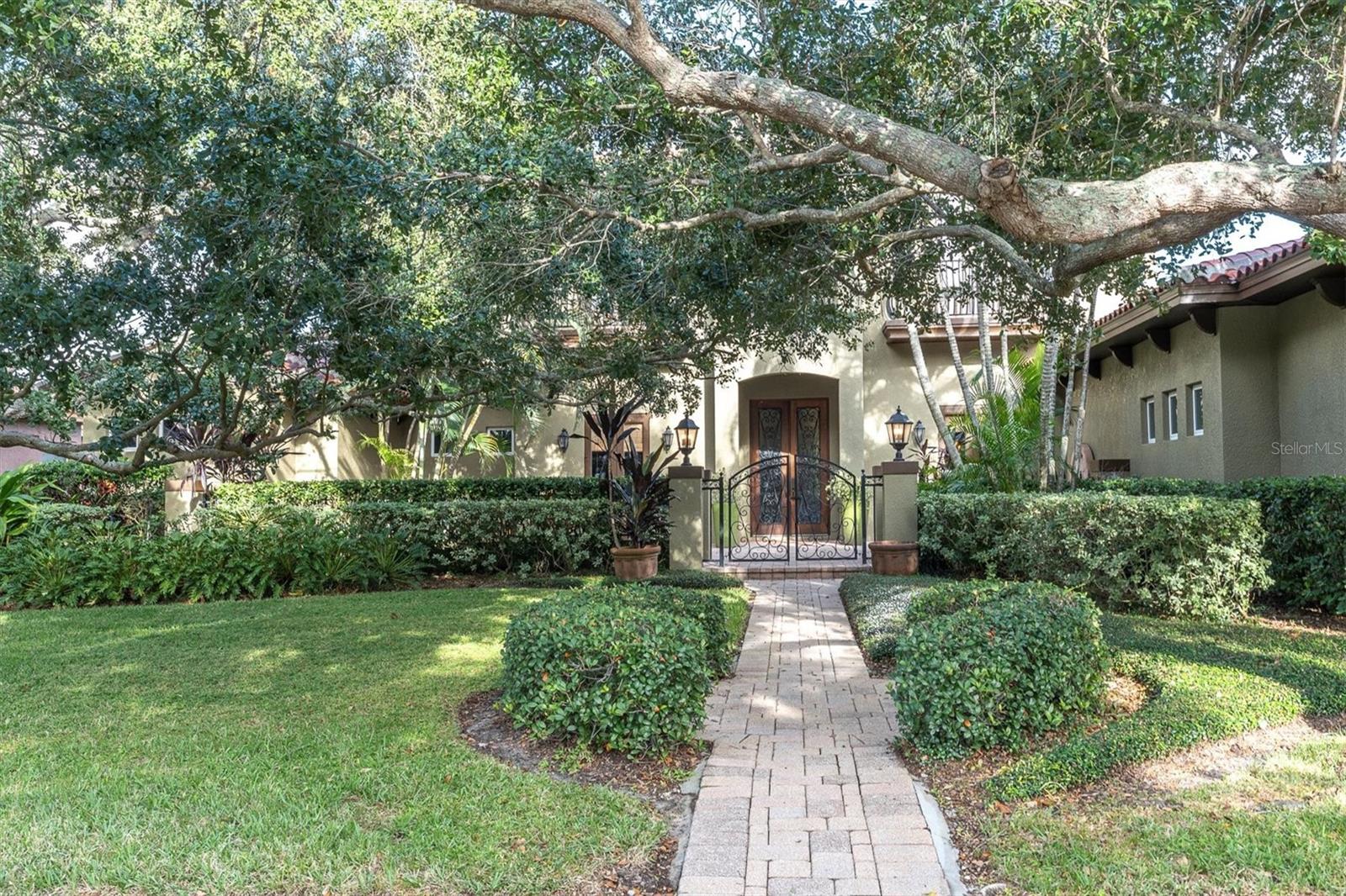 THURSTON GROVES - Residential